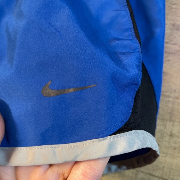 Nike athletic Shorts - Picture 2 of 4
